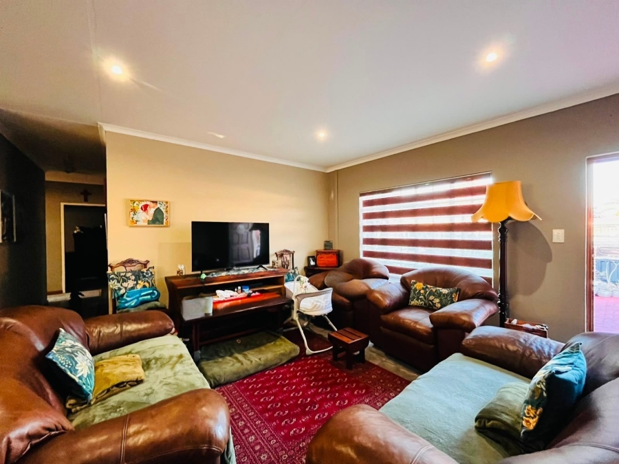 3 Bedroom Property for Sale in Protea Park North West